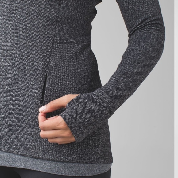Lululemon Kanto Catch Me Half-Zip w/ Thumbholes - Picture 4 of 8